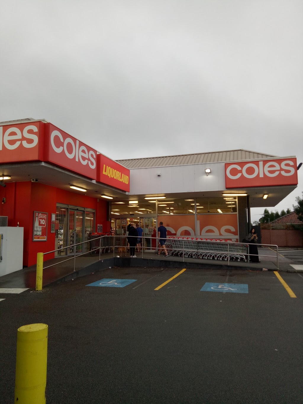 Coles Hampton (Bluff Road) | supermarket | 361 Bluff Rd, Hampton VIC 3188, Australia | 0395988744 OR +61 3 9598 8744