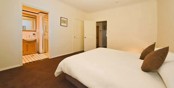 Executive Oasis Narrabri | lodging | 45 Riverside Dr, Narrabri NSW 2390, Australia