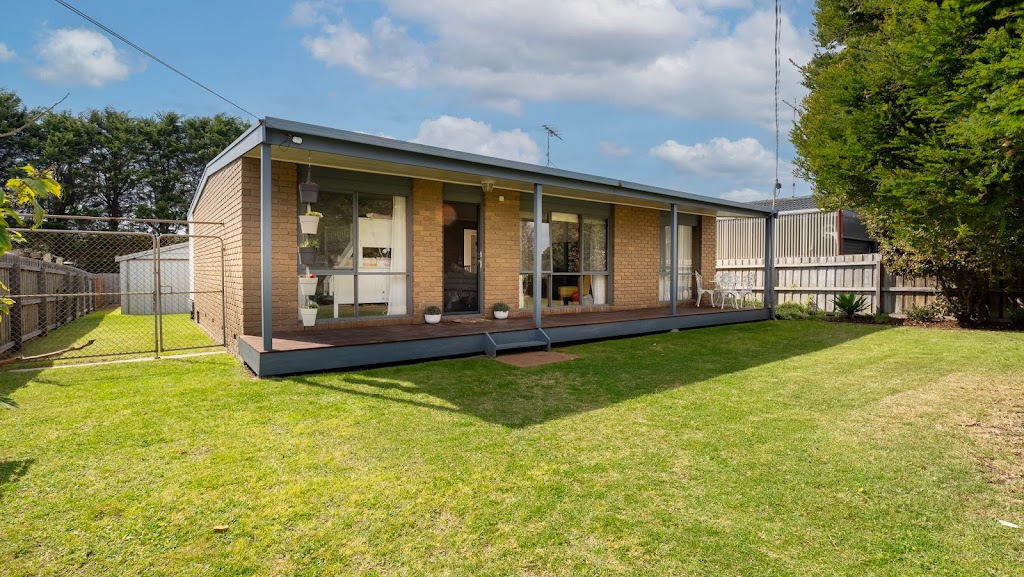 Paws by the Sea | 13 Loch Ard Dr, Ocean Grove VIC 3226, Australia | Phone: 0413 847 674