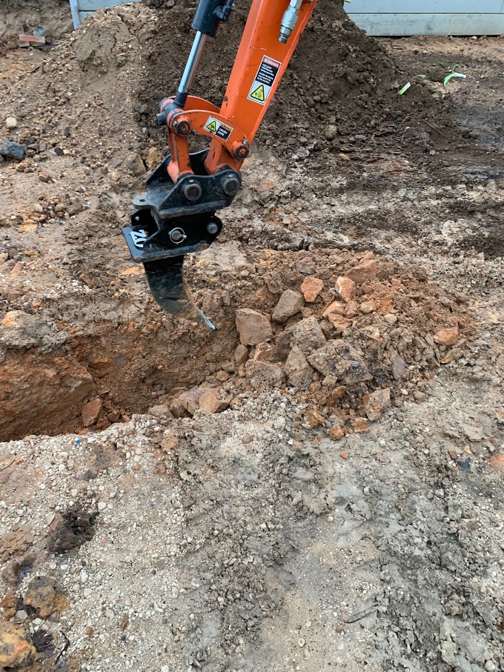 Scotts Equipment Hire - mini excavator hire | general contractor | 1 Sheridan Ct, Mount Barker SA 5251, Australia | 0427391982 OR +61 427 391 982