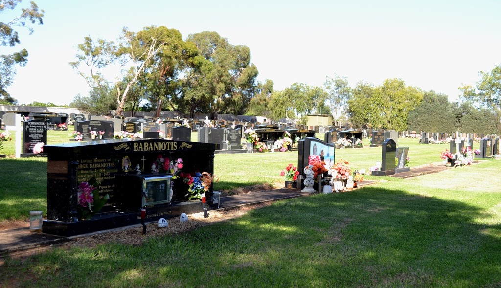 Lawn Cemetery and modern traditional | cemetery | 33 Cucumunga St, Renmark West SA 5341, Australia