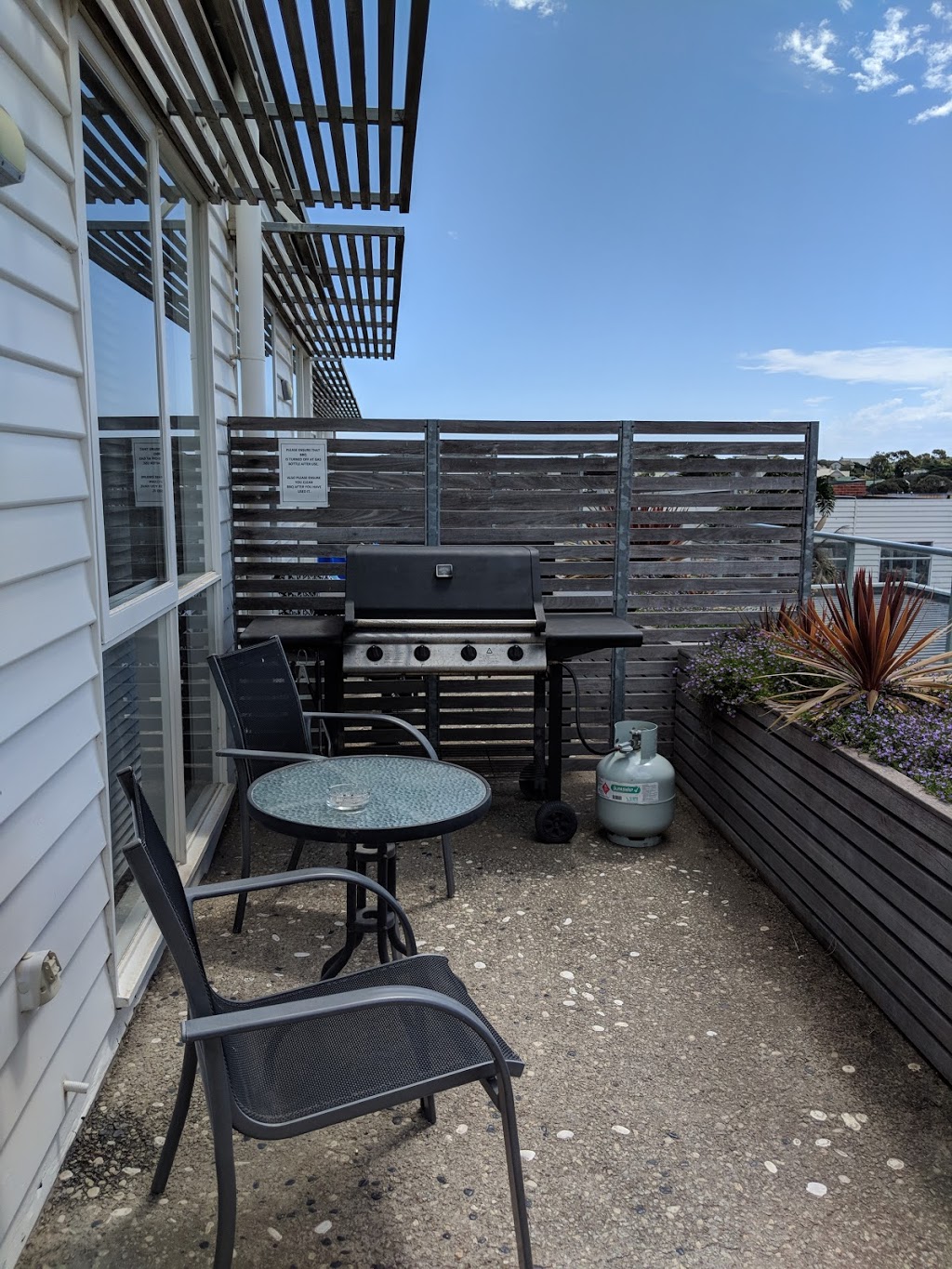 Shells Apartments | 85-99 Ocean Beach Rd, Sorrento VIC 3943, Australia | Phone: (03) 5984 0454