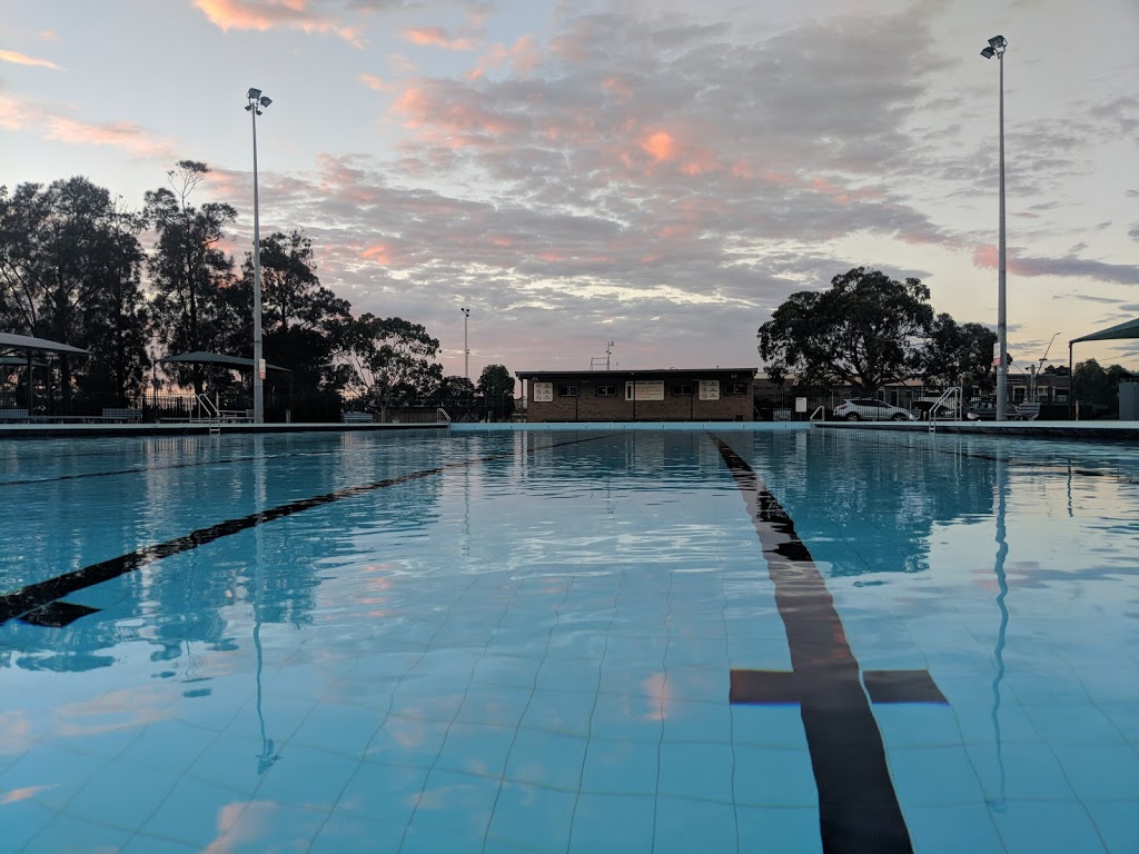 Berkeley Public Pool | 5 Winnima Way, Berkeley NSW 2506, Australia | Phone: (02) 4271 2929