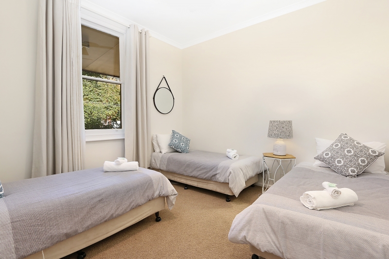 Blue Wren Cottage | 53 Gavan St, Bright VIC 3741, Australia | Phone: (03) 5755 2275