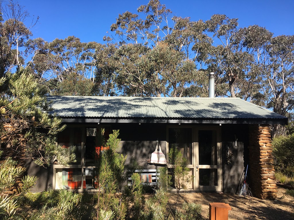 Rough Track Cabins ( formerly Kinie-Ger Bush Cabins ) | lodging | 325 Evans Lookout Rd, Blackheath NSW 2785, Australia | 0247877182 OR +61 2 4787 7182