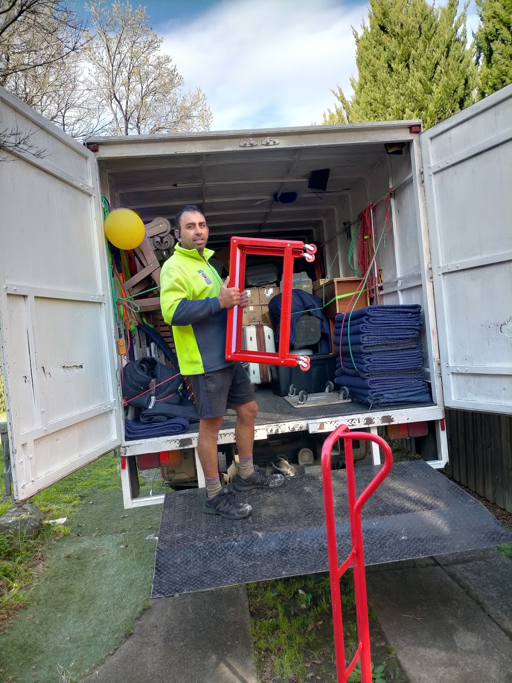 moversandshifters.com.au | moving company | 11 McKinnon St, Thomastown VIC 3074, Australia | 0455458359 OR +61 455 458 359