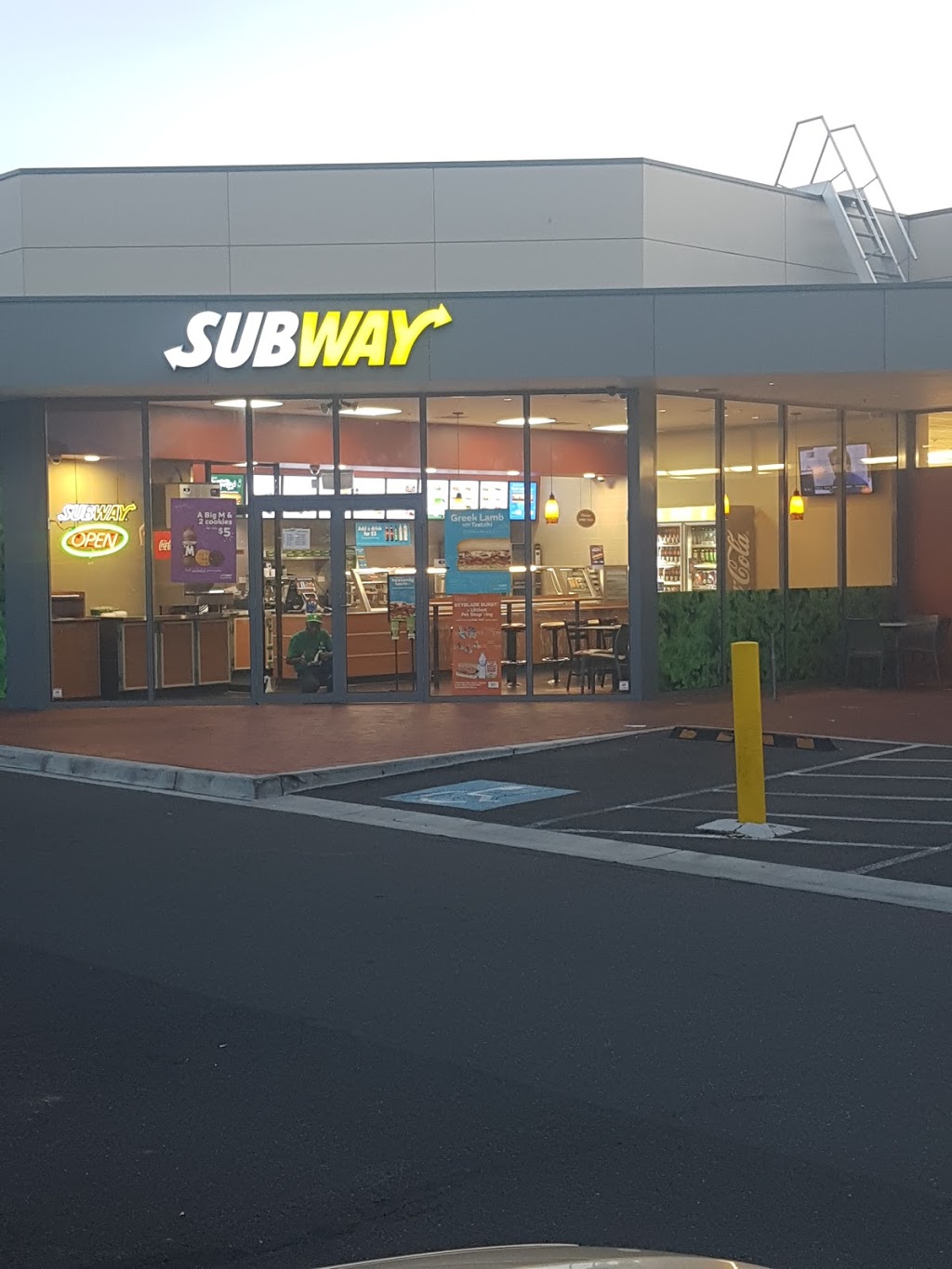 Subway | restaurant | 55/1 Central Ave, Altona Meadows VIC 3028, Australia | 0393608332 OR +61 3 9360 8332