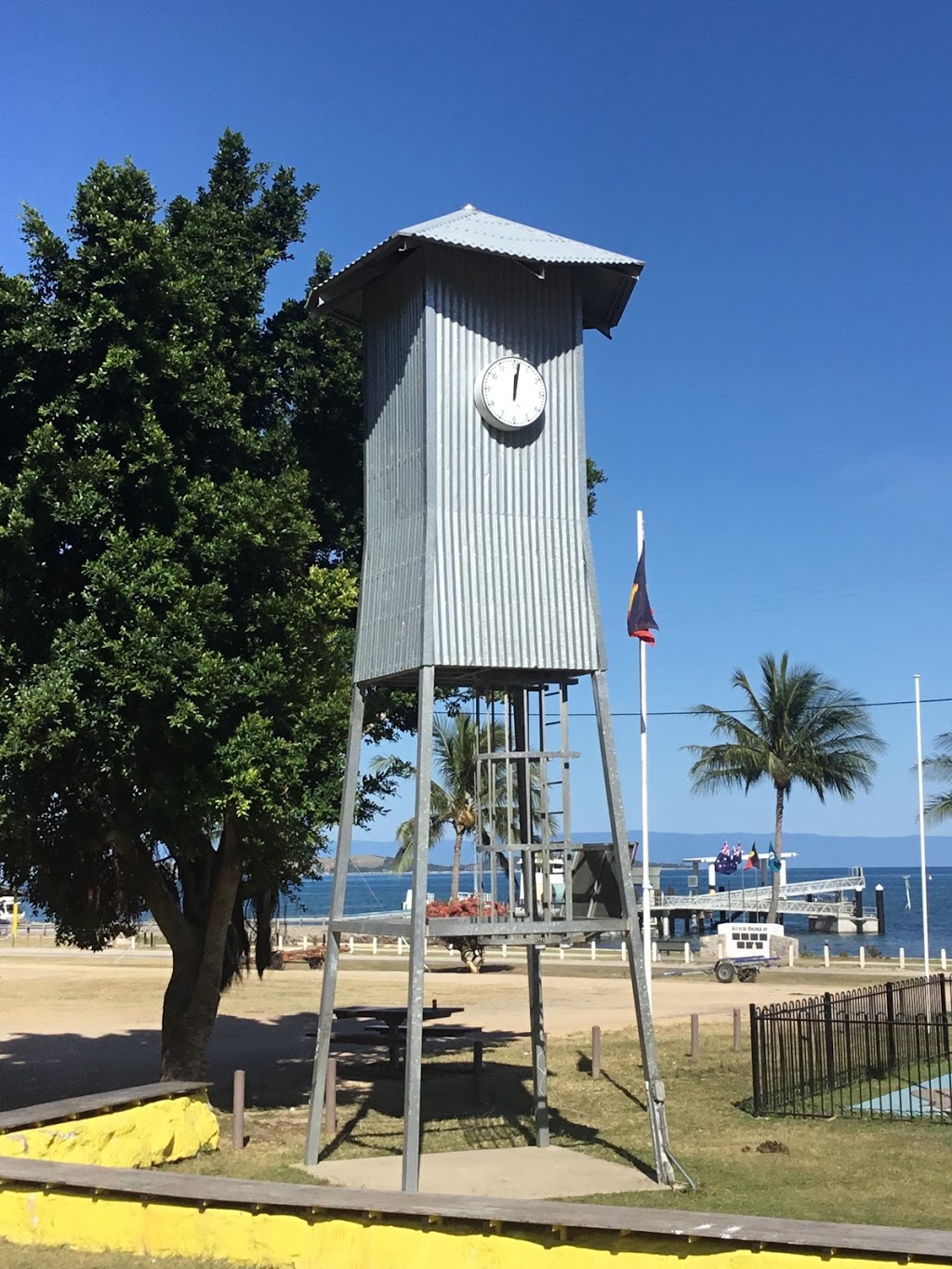 Palm Island Cenotaph | park | 102 Esplanade, Palm Island QLD 4816, Australia