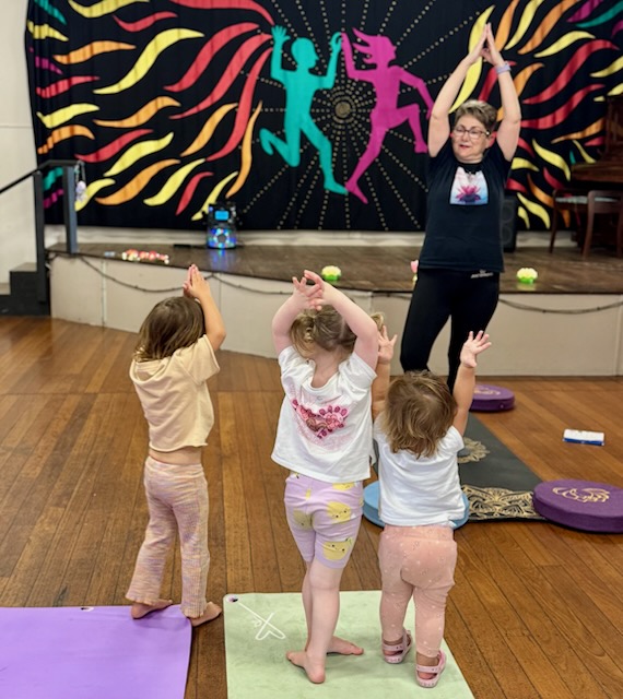 Yogadivas | Cnr of Tasman Rd and, Terry St, St Georges Basin NSW 2540, Australia | Phone: 0439 001 476