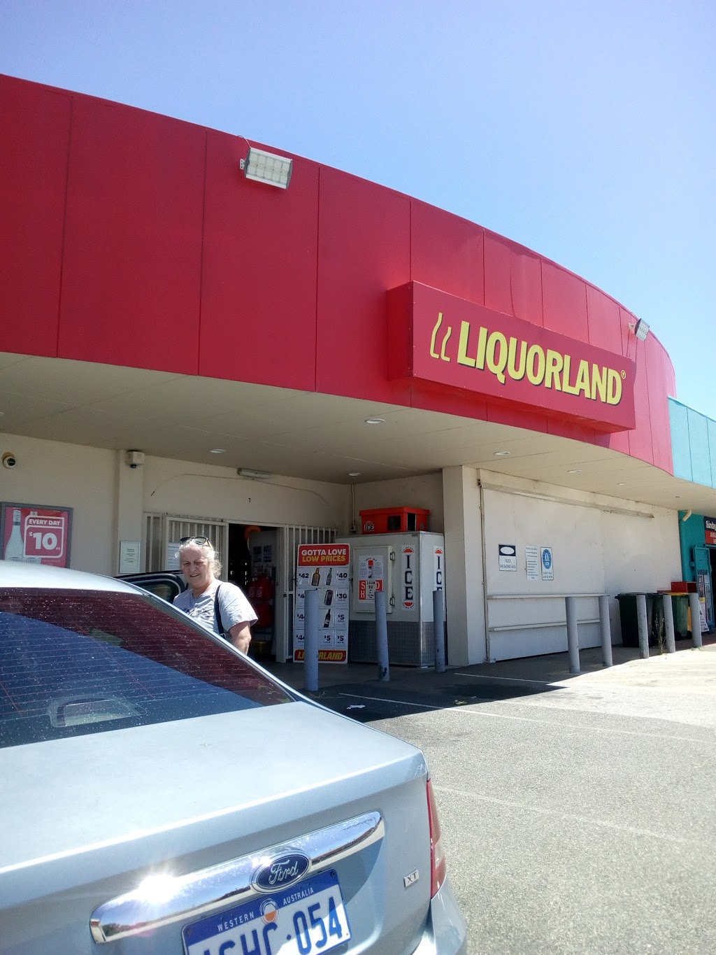 Liquorland Hamilton Hill | 95 Forrest Rd, Hamilton Hill WA 6163, Australia | Phone: (08) 9337 6374