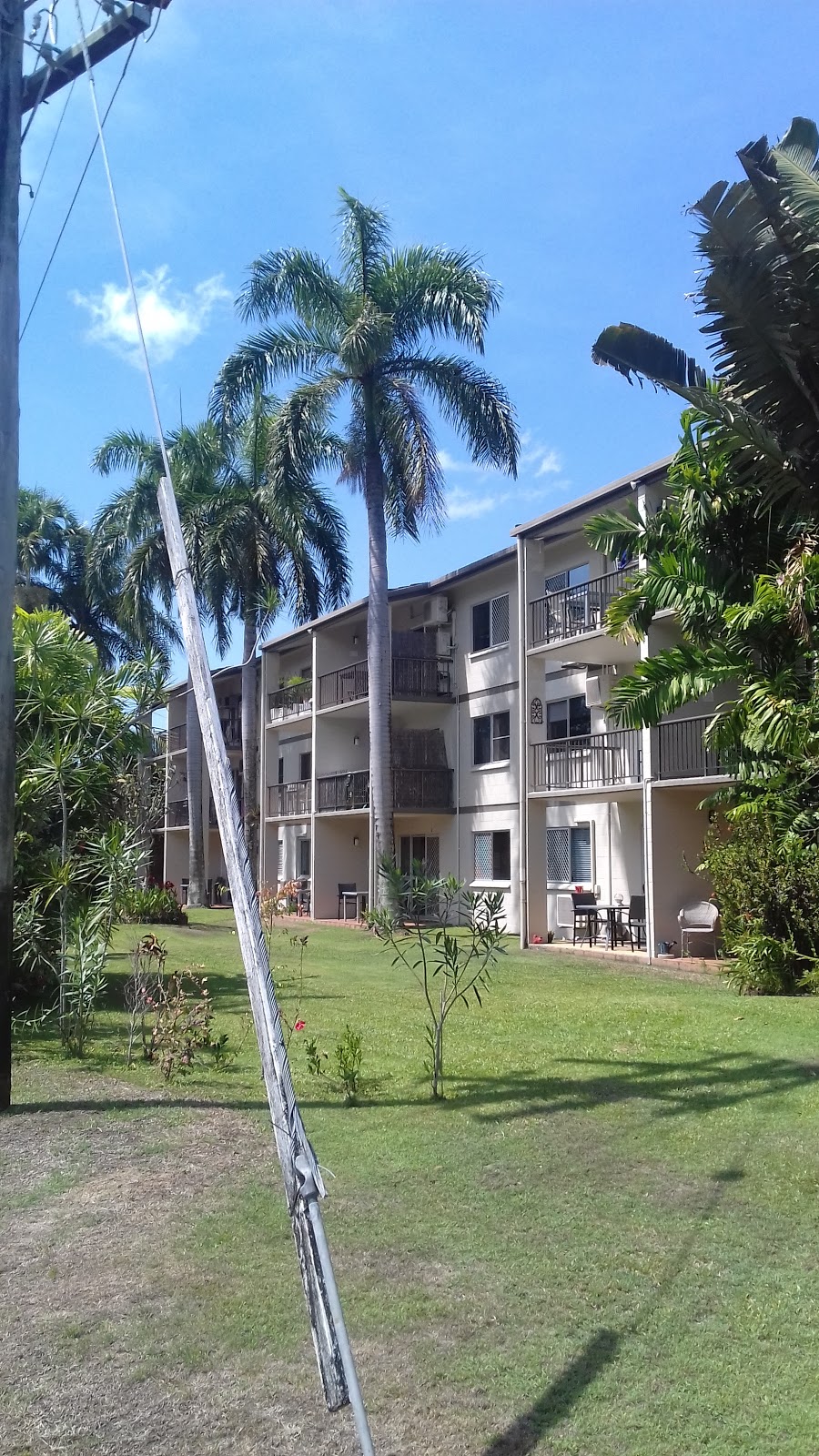 Clifton Sands Holiday Apartments | lodging | 81-87 Guide St, Clifton Beach QLD 4879, Australia | 0740553355 OR +61 7 4055 3355
