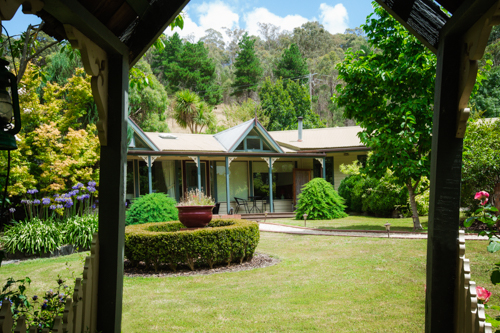 Valley Guest House | lodging | 319 Steels Creek Rd, Yarra Glen VIC 3775, Australia | 0397301822 OR +61 3 9730 1822