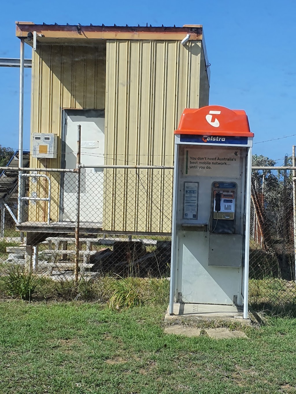 Telstra Payphone | 0 Sea View Esplanade, Curtis Island QLD 4680, Australia | Phone: 1800 011 433