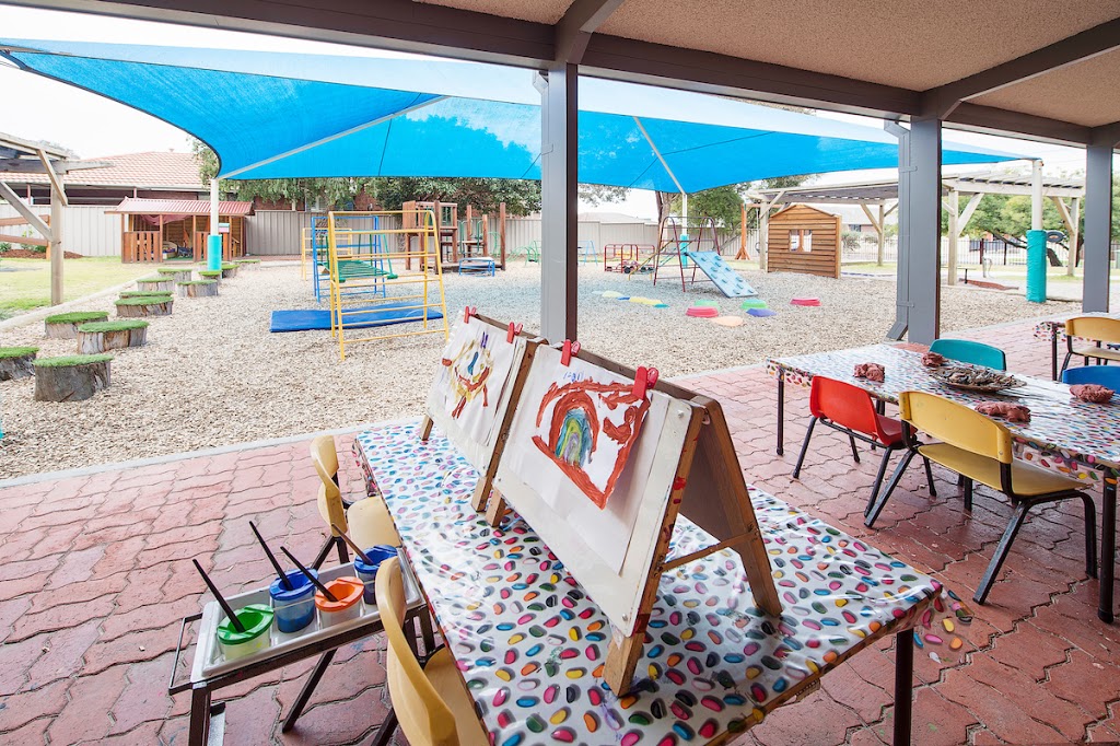 Bell Park Kindergarten | school | 10-12 Barton St, Bell Park VIC 3215, Australia | 0352785295 OR +61 3 5278 5295