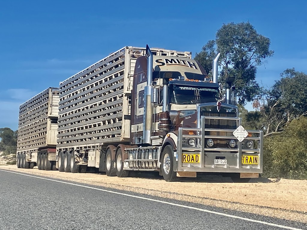 Smith Haulage |  | 13 Thuruna Rd, Tumby Bay SA 5605, Australia | 0886882027 OR +61 8 8688 2027