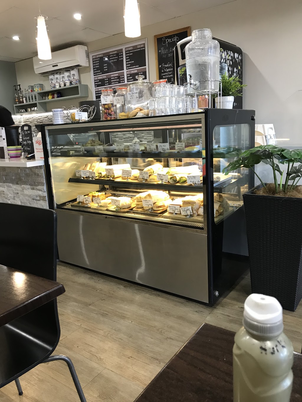 Espresso District | store | 2/1172 Geelong Rd, Mount Clear VIC 3350, Australia