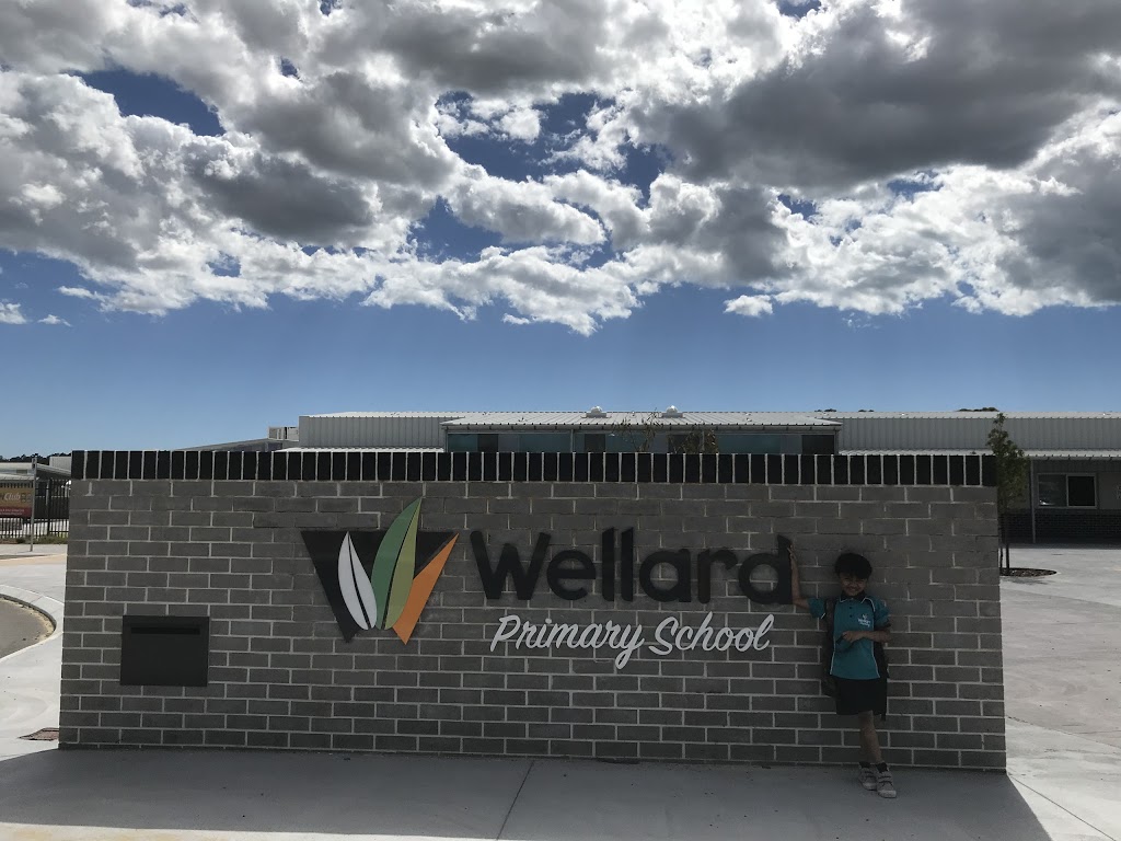 Wellard Primary School | school | 25 Breccia Parade, Wellard WA 6170, Australia | 0895530600 OR +61 8 9553 0600