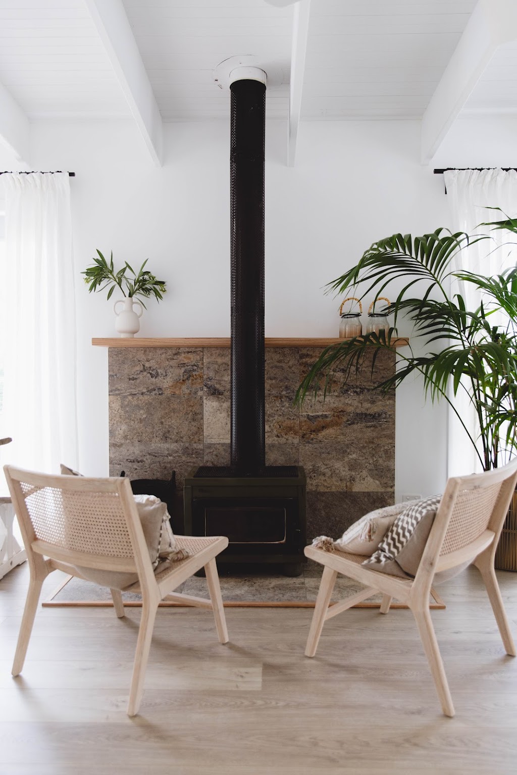 Lake Metung | 48 Beach Rd, Metung VIC 3904, Australia | Phone: 0423 462 888