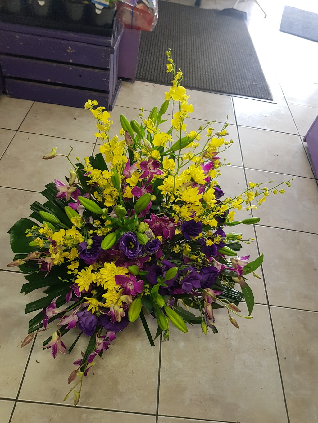 L & A Flowerland | florist | 1/39 Pacific Hwy, Ourimbah NSW 2258, Australia | 0243622145 OR +61 2 4362 2145