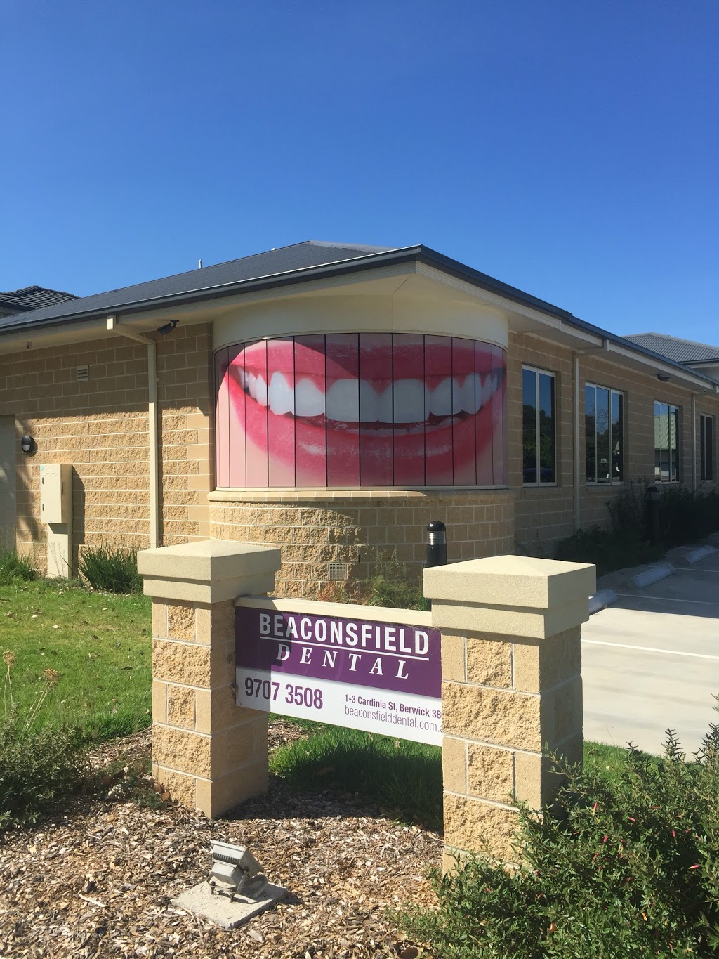 Beaconsfield Dental | 1/3 Cardinia St, Berwick VIC 3806, Australia | Phone: (03) 9707 3508