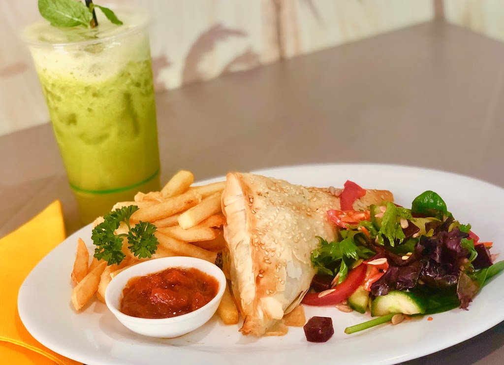 Cocos Beach Cafe | 1 Westaway Parade, Currimundi QLD 4551, Australia | Phone: (07) 5493 4173