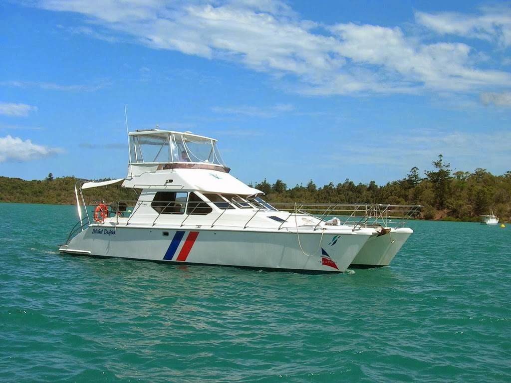 Whitsunday Rent A Yacht |  | 6 Bay Terrace, Shute Harbour QLD 4802, Australia | 0749469232 OR +61 7 4946 9232