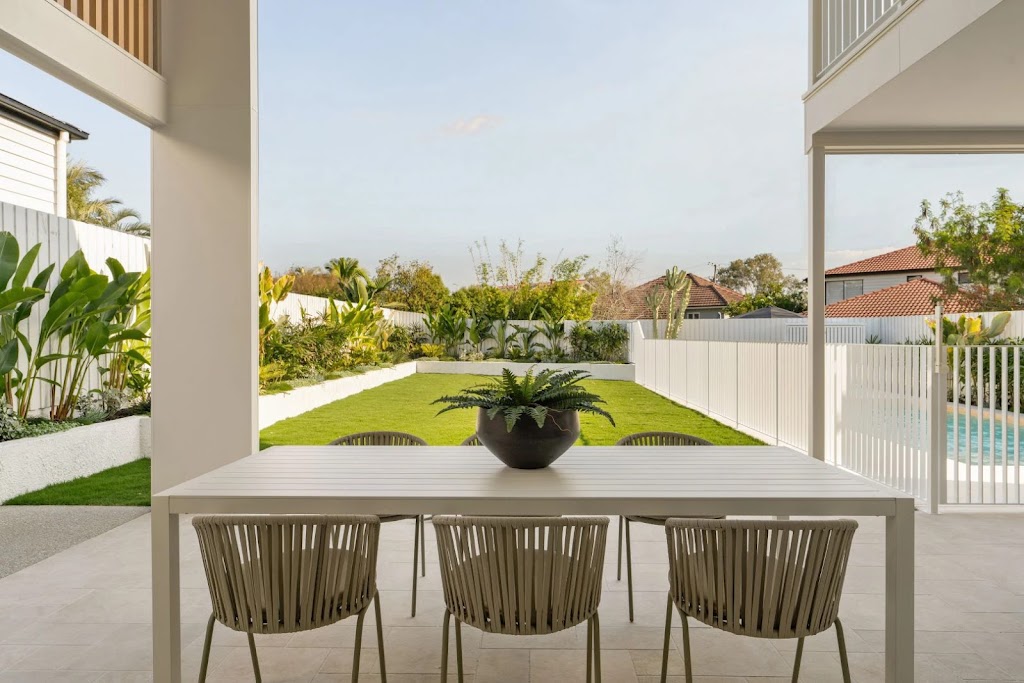 Local Botanist | 10 Haslewood Ct, Mermaid Waters QLD 4218, Australia | Phone: 0422 597 822