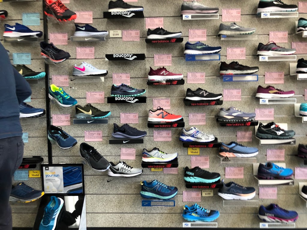 The Runners Shop | store | 76 Dundas Ct, Phillip ACT 2606, Australia | 0262853508 OR +61 2 6285 3508
