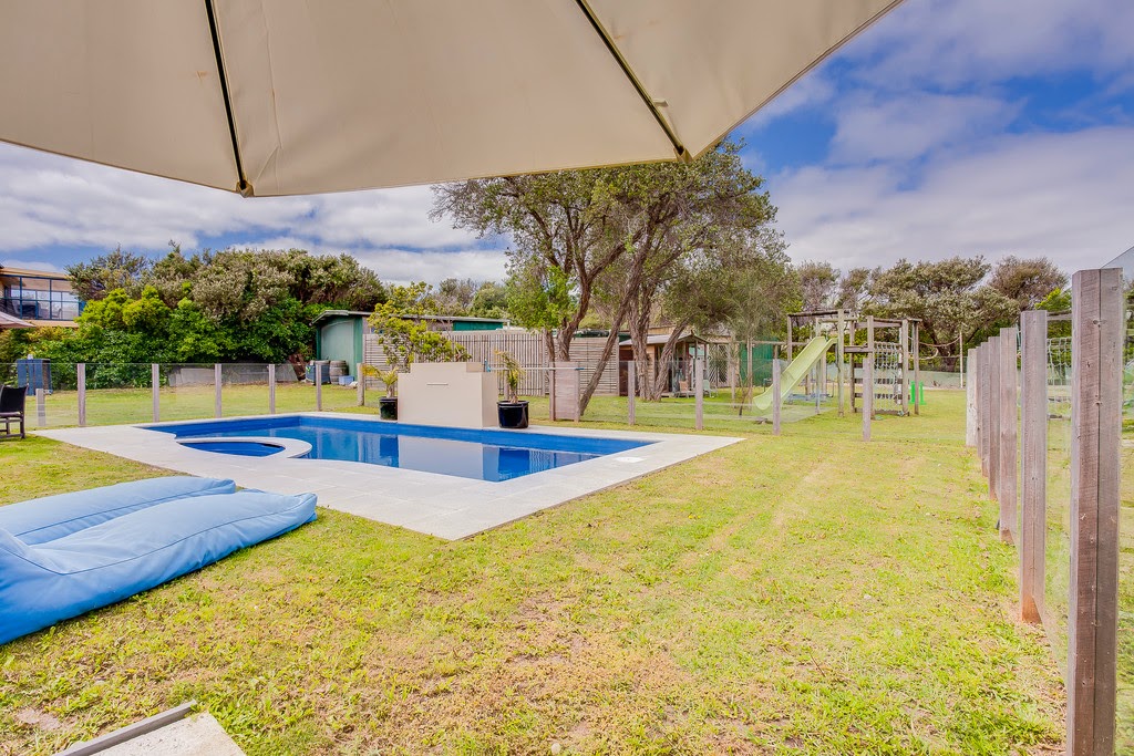 Happy Days Holiday House with pool Rye | real estate agency | 7 Cooraminta Rd, Rye VIC 3941, Australia | 0430115842 OR +61 430 115 842