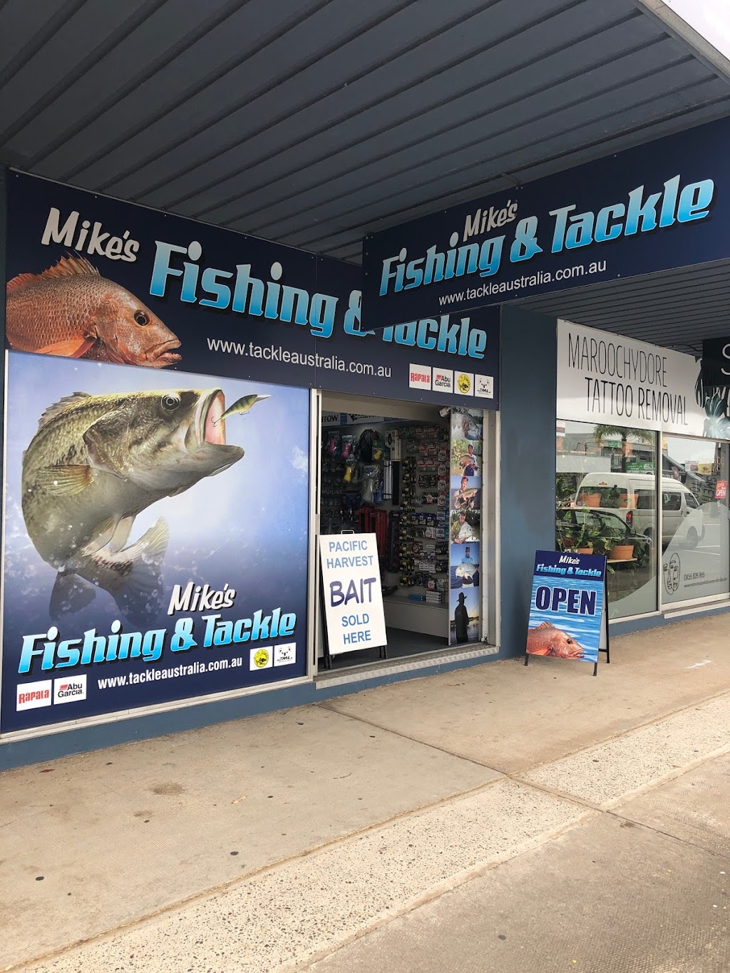 Mikes Fishing and Tackle | store | Mantra Resort, Shop 2/17 Buccaneer Dr, Urangan QLD 4655, Australia | 0490348755 OR +61 490 348 755