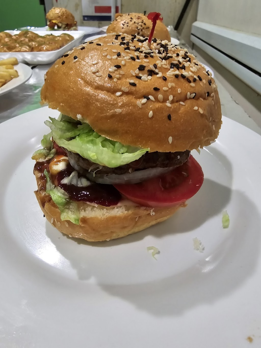 Kebab And Burger Bar Ourimbah | Shop 2/35 Pacific Hwy, Ourimbah NSW 2258, Australia | Phone: 43032825