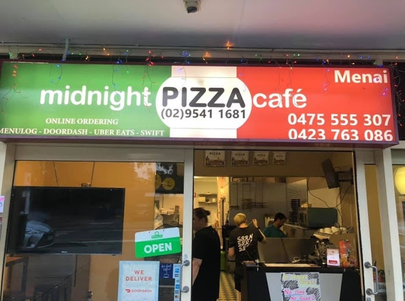 Midnight pizza cafe menai | meal delivery | 41 Hall Dr, Menai NSW 2234, Australia | 0295411681 OR +61 2 9541 1681