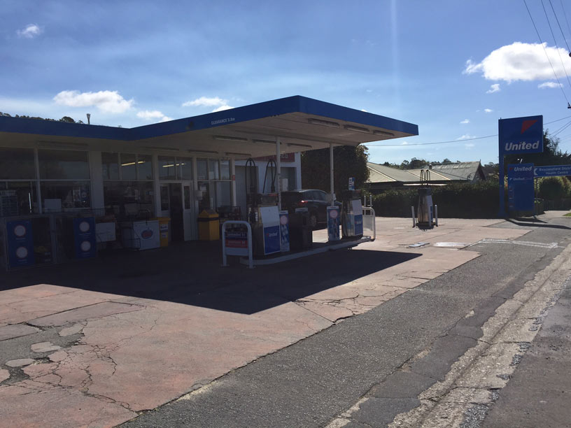 United | gas station | 183-187 Weld St, Beaconsfield TAS 7270, Australia | 0354811520 OR +61 3 5481 1520