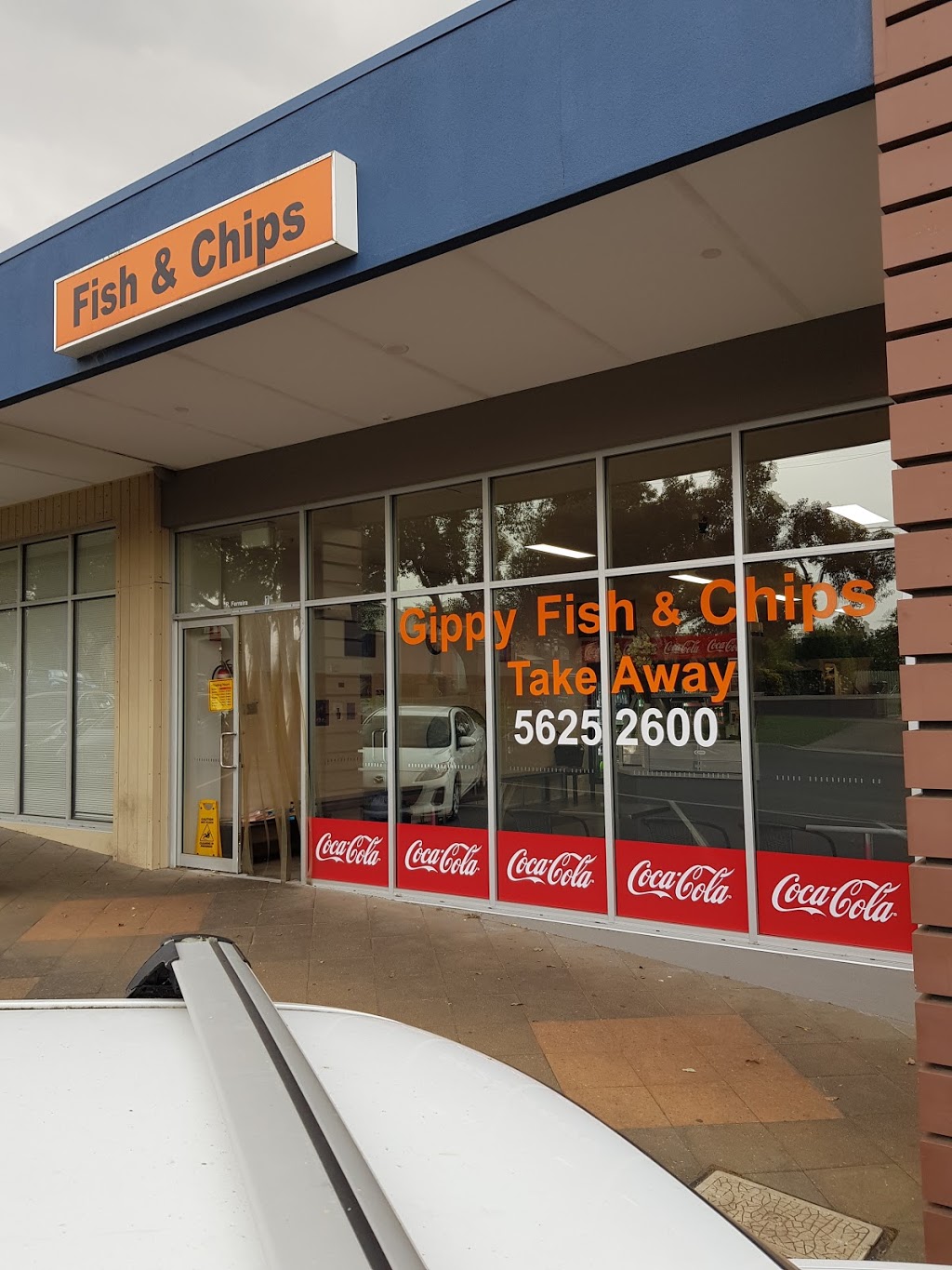 Gippy Fish N Chips | restaurant | 7 Bank Pl, Drouin VIC 3818, Australia | 0356252600 OR +61 3 5625 2600