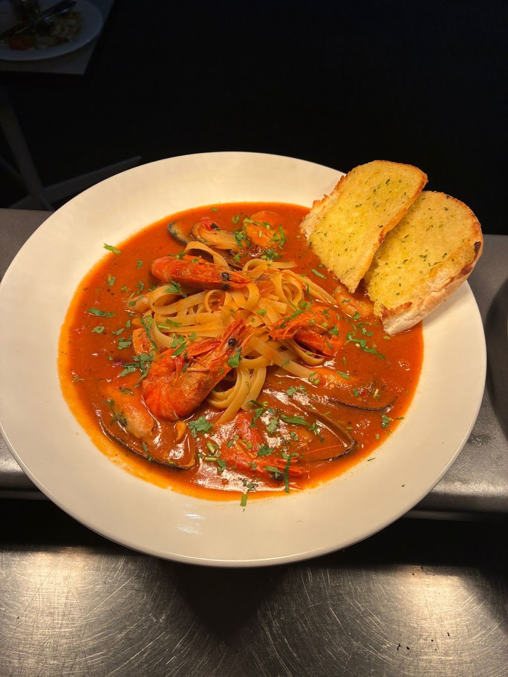 Flagstick Bistro Deniliquin | 1 Golf Club Rd, Deniliquin NSW 2710, Australia | Phone: 0468 339 740