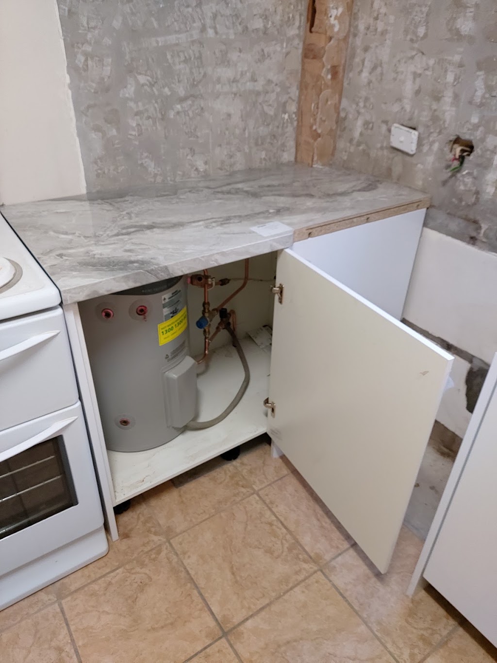 Damos handyman home solutions | 19 Eyre Cres, Forster NSW 2428, Australia | Phone: 0406 746 452