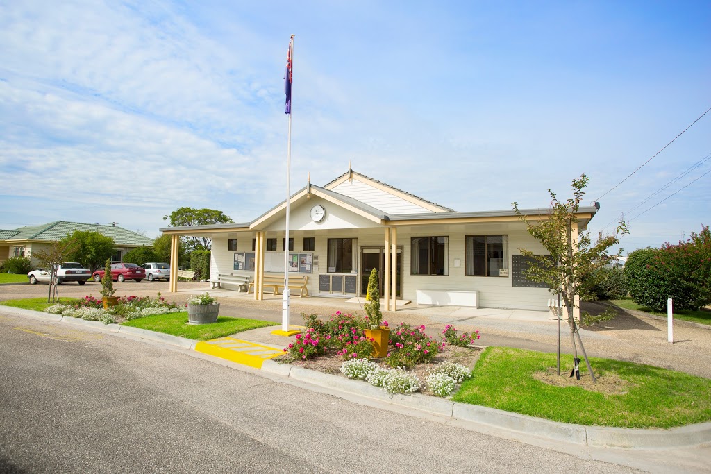 Clifton Waters Retirement Village |  | 3 Douglas Dr, Wy Yung VIC 3875, Australia | 0351524905 OR +61 3 5152 4905