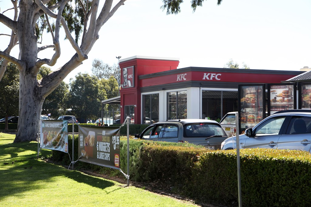 KFC Wagga Homebase | restaurant | 31-35, 31/35 Hammond Ave, East Wagga Wagga NSW 2650, Australia | 0269215585 OR +61 2 6921 5585
