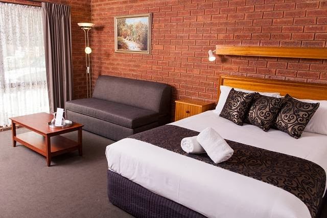Advance Motel | lodging | 55 Parfitt Rd, Wangaratta VIC 3677, Australia | 0357219100 OR +61 3 5721 9100