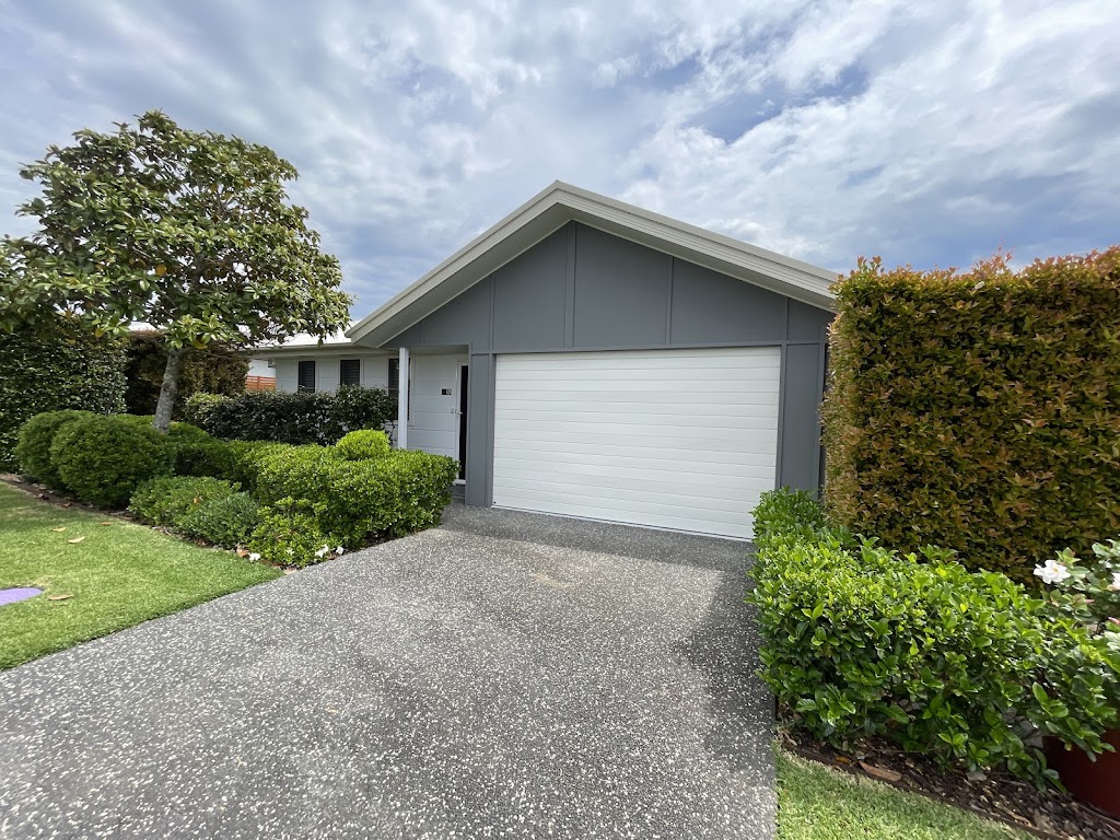 Coastwide Painting & Decorating | 44 Kendall Cres, Bonny Hills NSW 2445, Australia | Phone: 0423 936 341