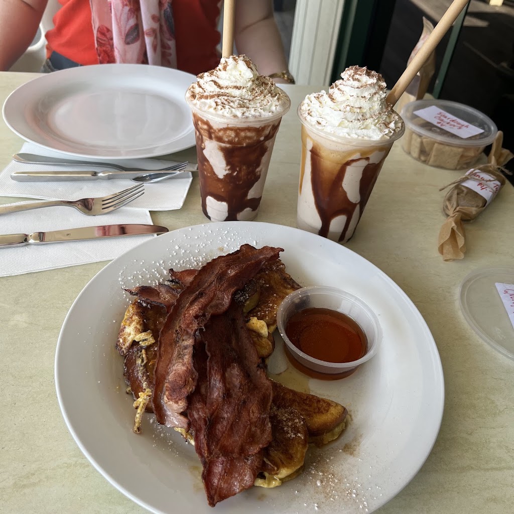 Blue Tree Cafe and Takeaway | Unit 6/290-296 Wellington Bundock Dr, Kooralbyn QLD 4285, Australia | Phone: 0493 351 076