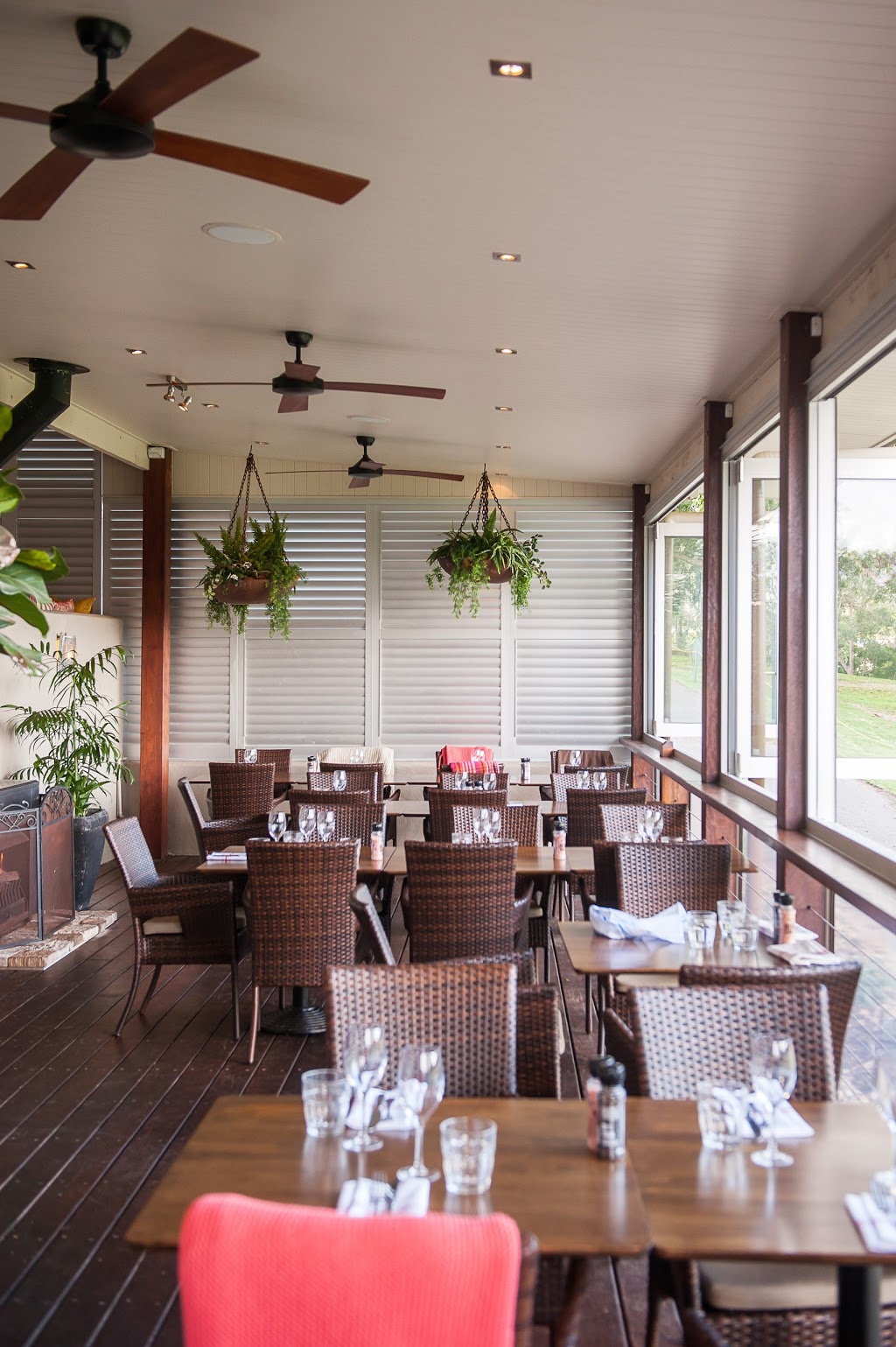 hundred acre bar | restaurant | Carawa St, St Lucia QLD 4067, Australia | 0738703433 OR +61 7 3870 3433