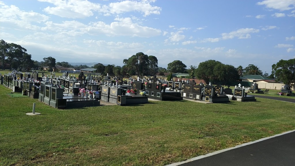 Croom Road Albion Park Cemetery | cemetery | 61 Croome Rd, Albion Park Rail NSW 2527, Australia