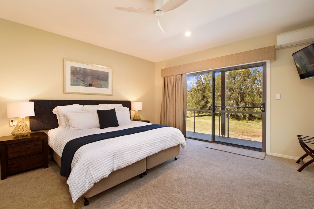 Ana Mandara Luxury Bed & Breakfast | 152 Settlement Point Rd, Port Macquarie NSW 2444, Australia | Phone: 0422 181 471