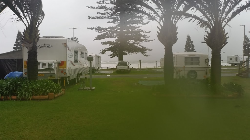 Shellharbour Beachside Holiday Park | campground | 1 John St, Shellharbour NSW 2529, Australia | 0242951123 OR +61 2 4295 1123