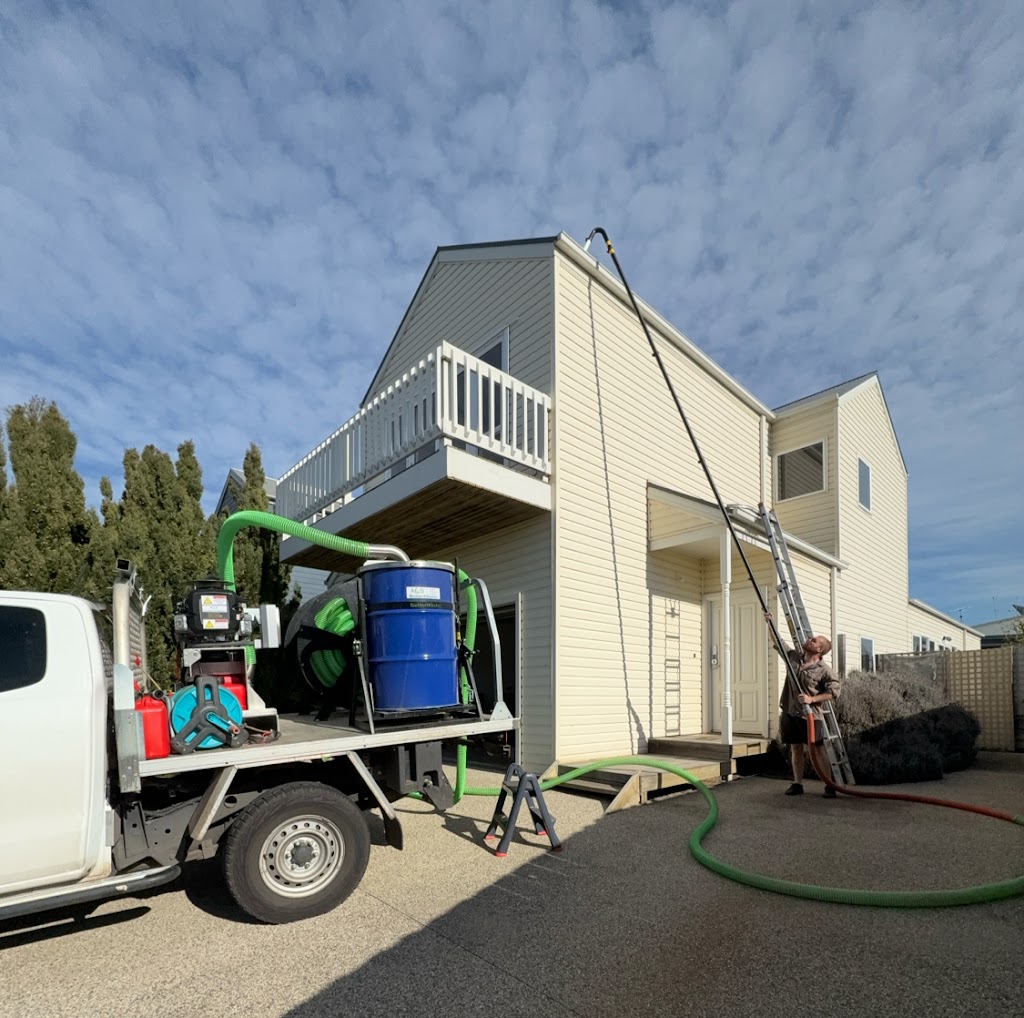 Geelong Local Roof & Gutter Cleaning | 56 Fogarty Ave, Highton VIC 3216, Australia | Phone: 0435 322 038