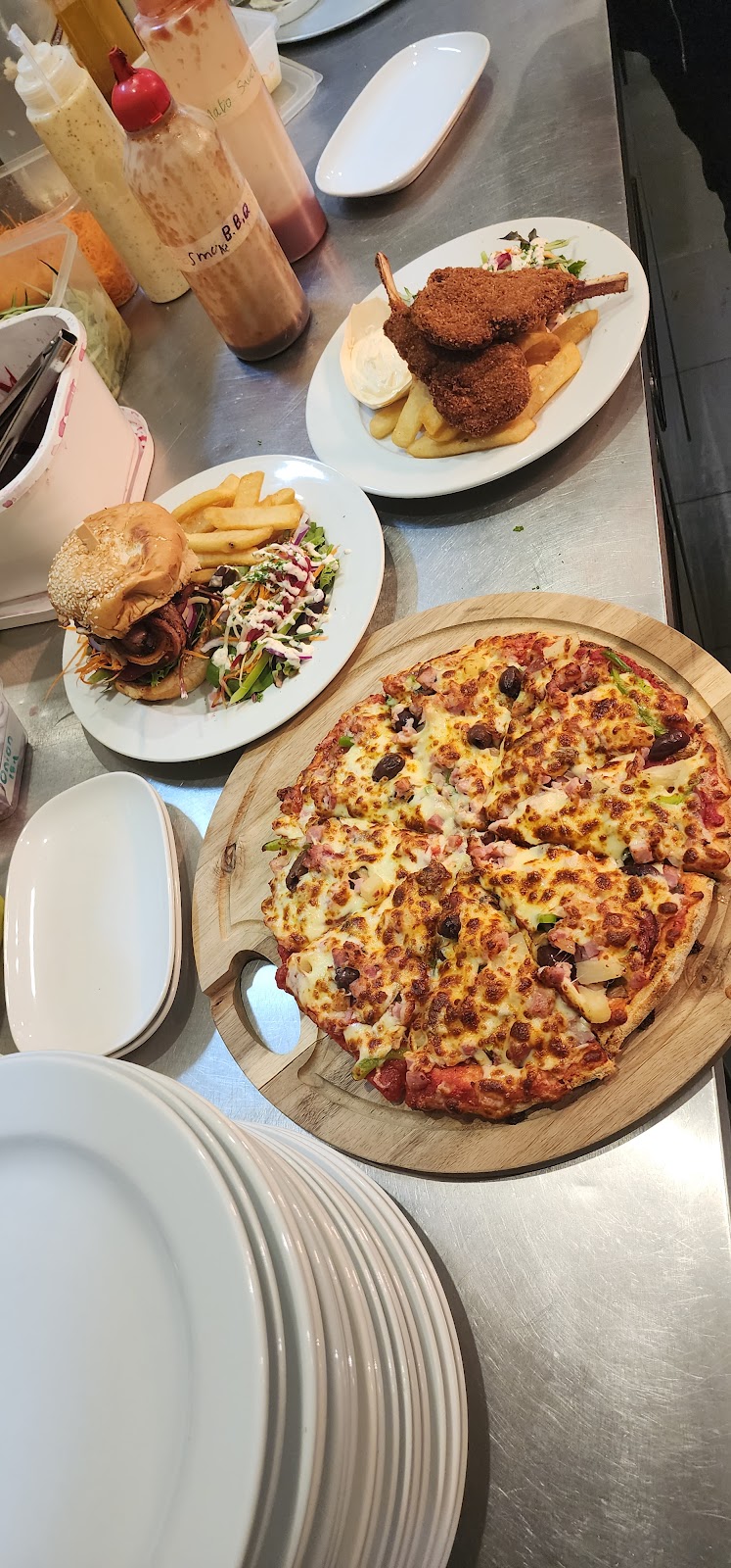 Tracks Cafe The Island Asc | 8000 Pacific Hwy, Nerong NSW 2324, Australia | Phone: 0448 122 890