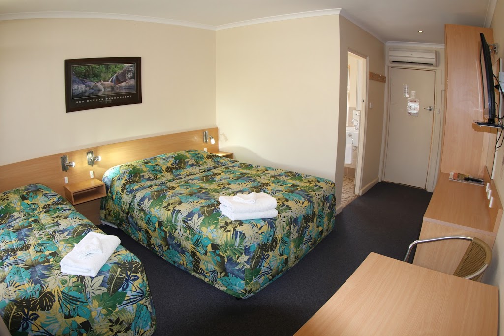 Townhouse Motel Cowra | lodging | 15-19 Kendal St, Cowra NSW 2794, Australia | 0263421055 OR +61 2 6342 1055
