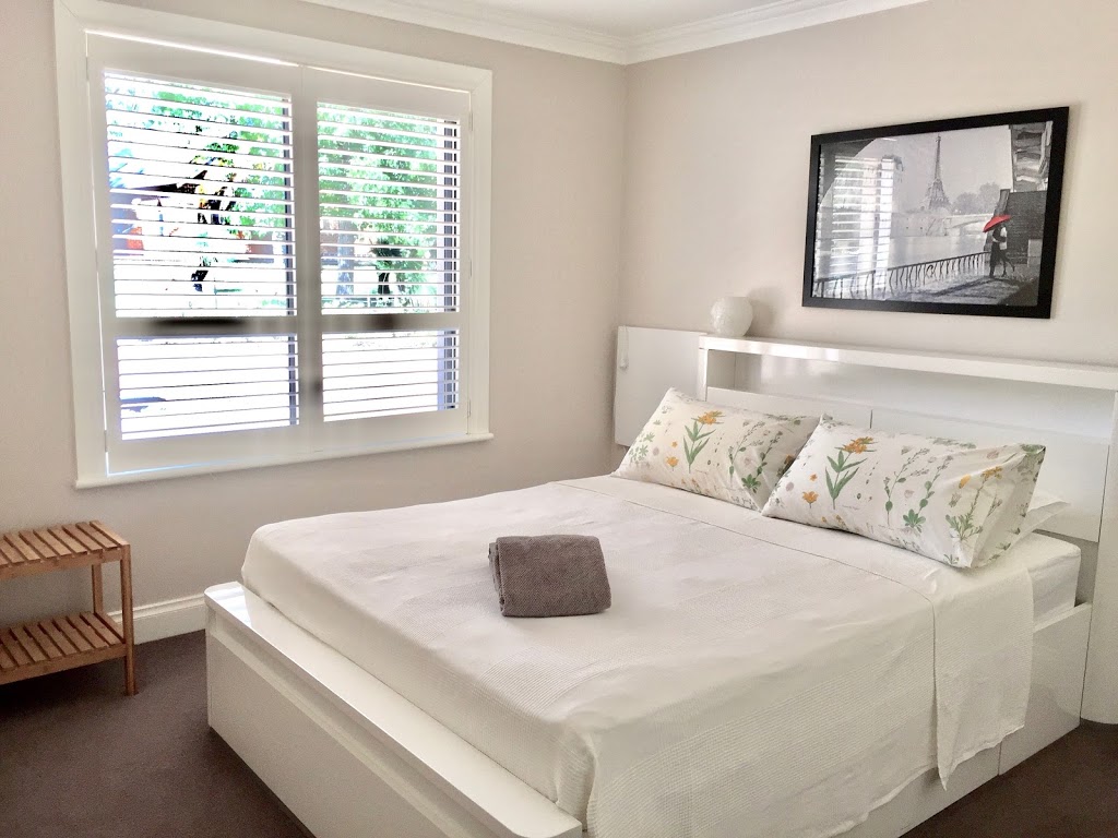 Le Manoir Bed & Breakfast | lodging | 89 Sublime Glade, Carramar WA 6031, Australia | 0497185559 OR +61 497 185 559