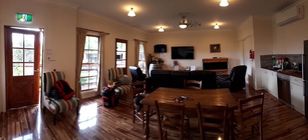 A Twist of Willow Bed and Breakfast | lodging | 125 Clegg Rd, Mount Evelyn VIC 3796, Australia | 0397364338 OR +61 3 9736 4338